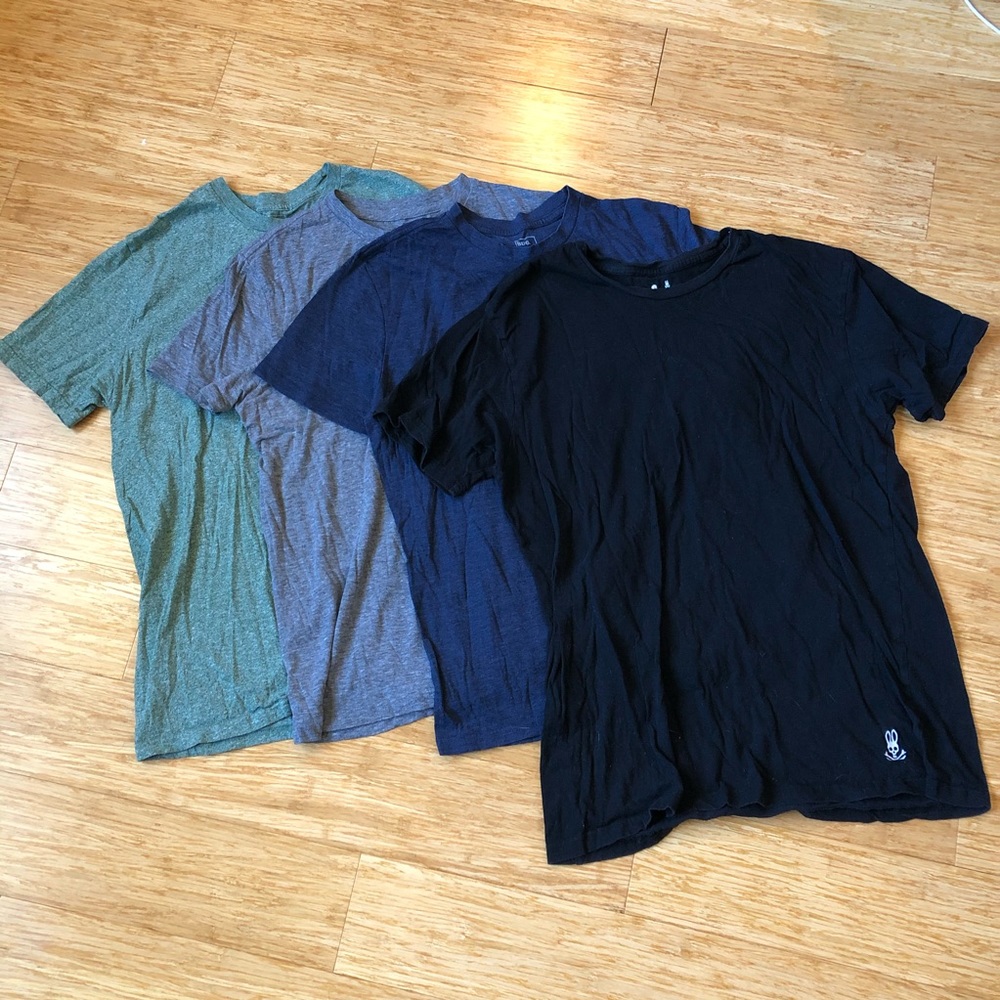 SOLD! // Men’s t-shirt bundle // 4 shirts!